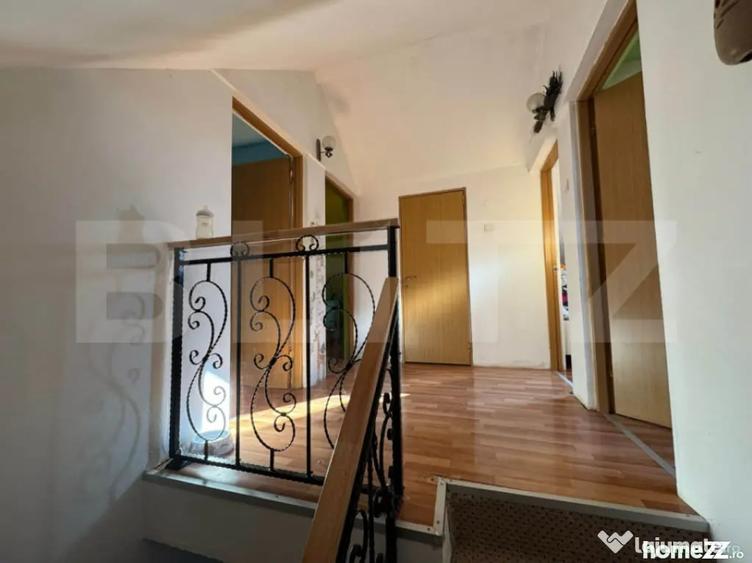 Casă cu 7 camere cu Teren 583 Mp în Păulești