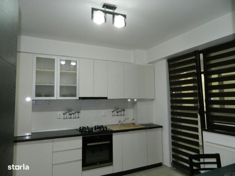 Apartament cu 3 camere decomandat în Găvana