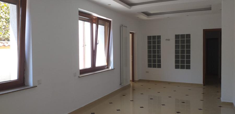 Imobil ideal investitie, resedinta, cabinete. Libera. - 2