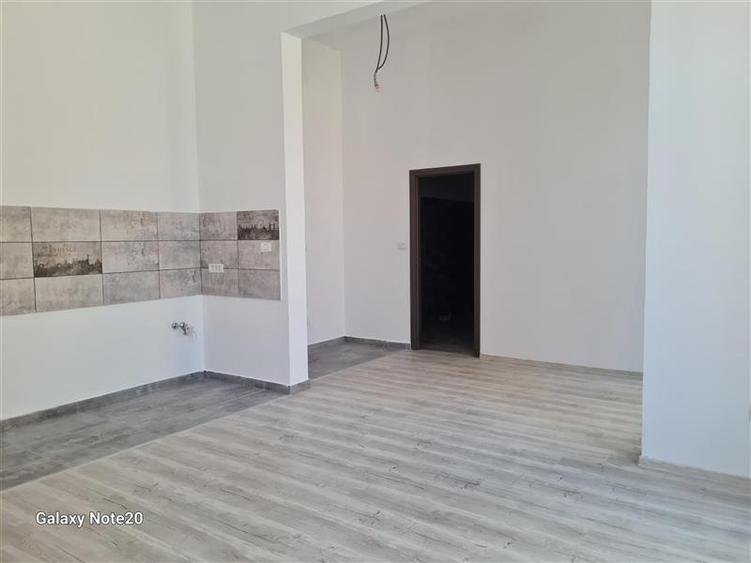 ocazie .VINDEM APARTAMENT IN ZONA ISTORICA CU BALCON STRADA - 3
