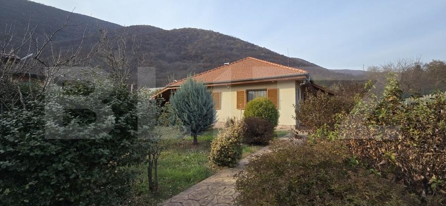 Casa deosebita cu 3 dormitoare si jacuzzi, aproape de statiunea Baile Herculane - 1