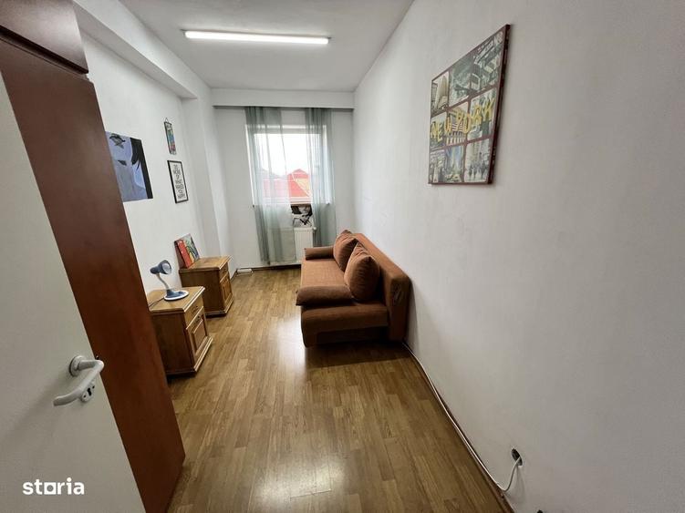 INCHIRIEZ apartament 3 camere,renovat,zona Calea Poplacii - 8
