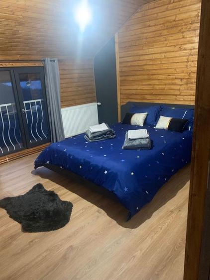 Cabana cu ciubar de inchiriat Vila Fof 5 camere Prahova ciubar Prahova - 4