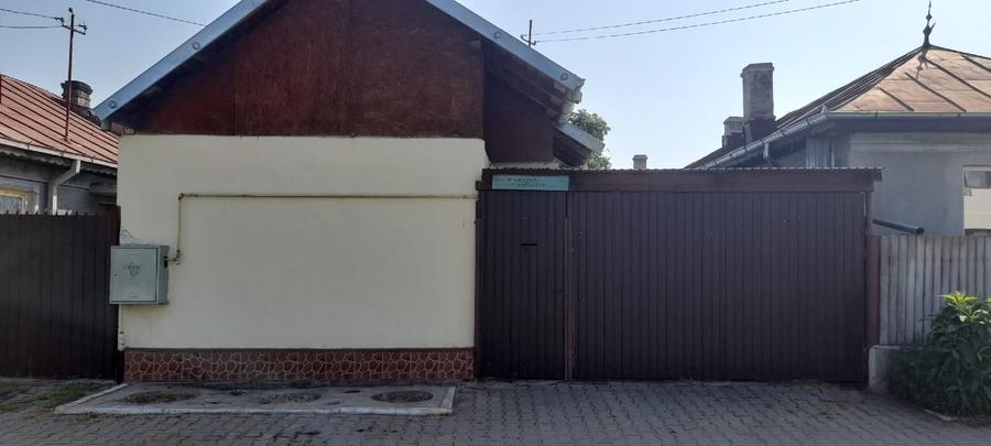 casa de vanzare in zona foarte linistita - 1