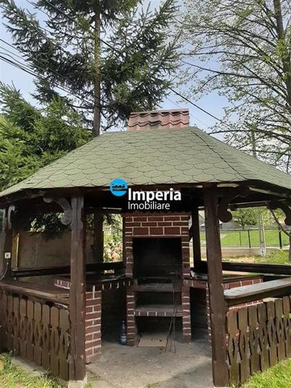 Casă individuală cu 7 camere cu Teren 750 Mp în Pojorâta