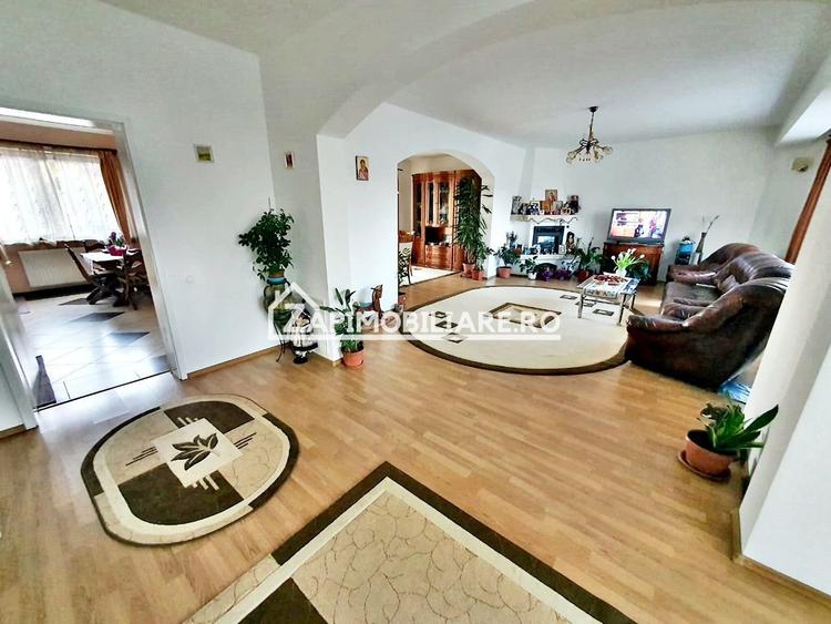 Casa 6 camere, 295 mp.utili, 1.000 mp teren, cartier Unirii - 2