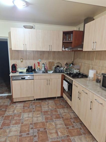 Inchiriez apartament 3 camere - 5