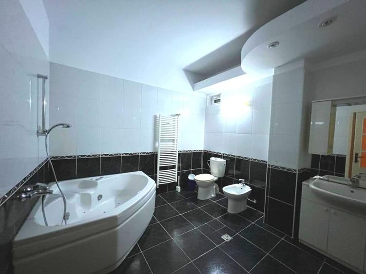 FALEZA NORD |  VILA SPATIOASA | S+P+1+M. - 9