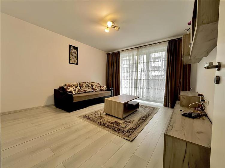 Apartament 2 Camere Decomandat in Qualis cu Parcare - Coresi - 1