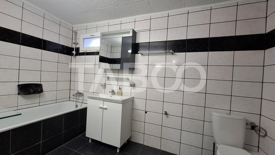 Apartament la casa de vanzare 82 mp 2 camere curte zona Vasile Aaron - 8