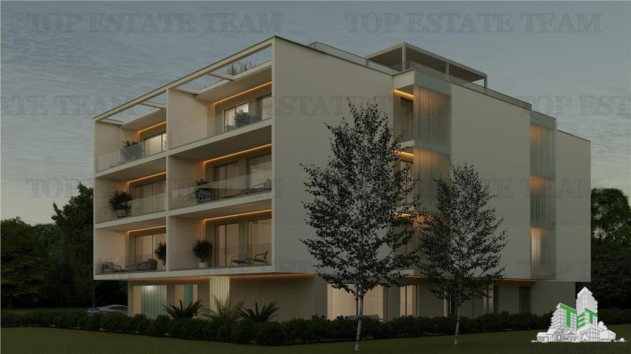 Penthouse cu 4 camere decomandat în Central