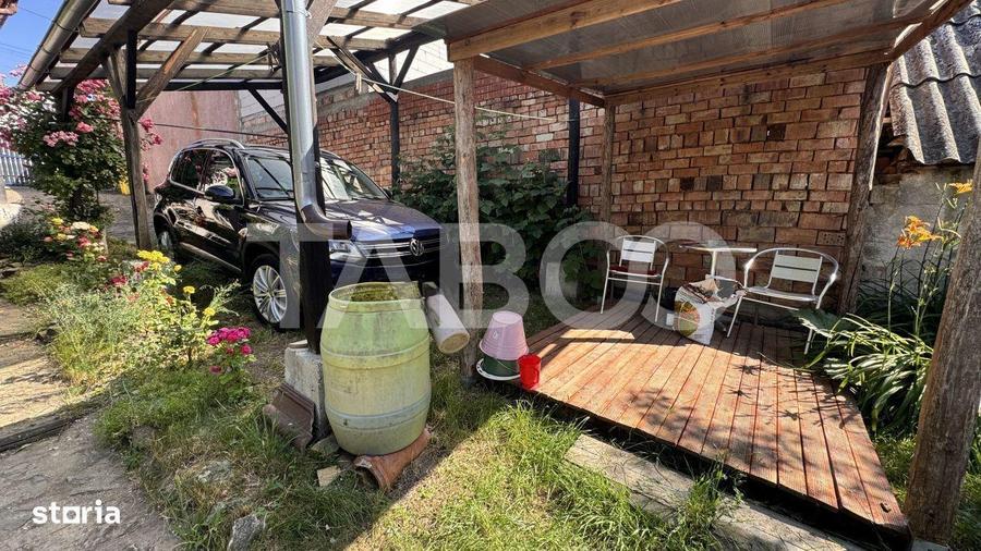 Casa de vanzare cu curte spatioasa loc relaxare si gradina Cornatel - 8