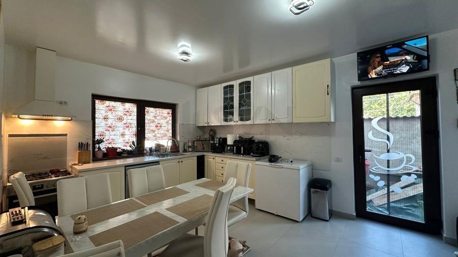 REV2005030 Casa l 4 Camere l Sisesti - 9