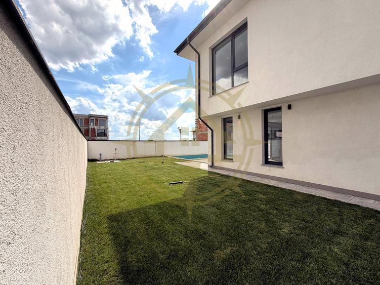 Casă cu 4 camere cu Piscina în Tunari
