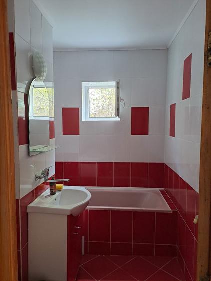 Vand apartament trei camere etaj 2,zona rezidentiala Piatra Neamt - 5