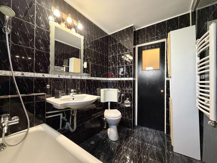 Apartament cu 3 camere decomandat, mobilat în Uverturii