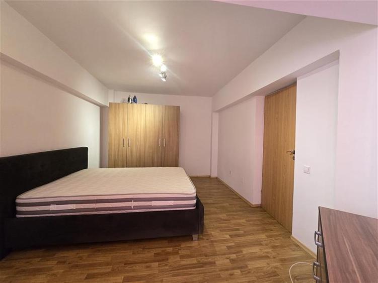 Apartament cu 2 camere semidecomandat, mobilat în 9 Mai