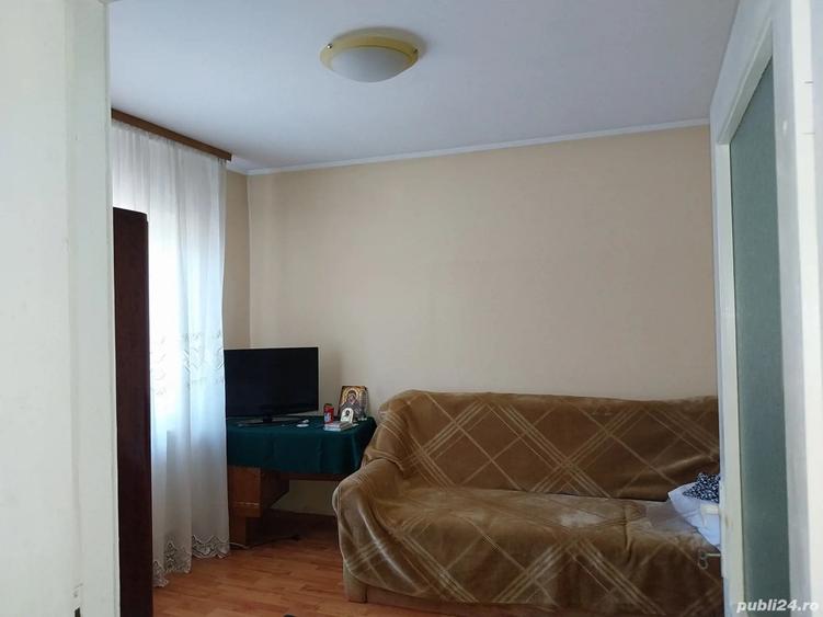 Inchiriez camera casa comuna podari - 1