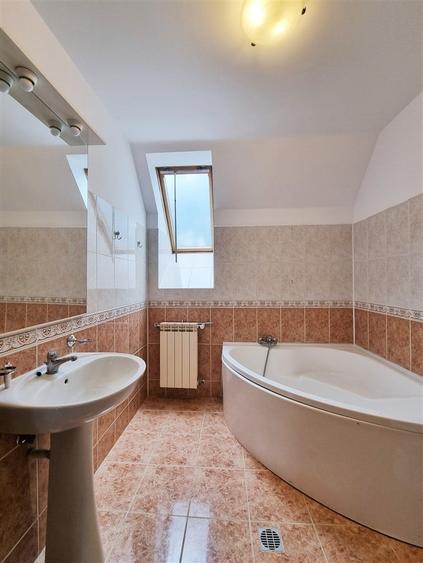 Complex de case Iancu Nicolae | Vanzare vila 7 camere, piscina & gradina proprii - 14