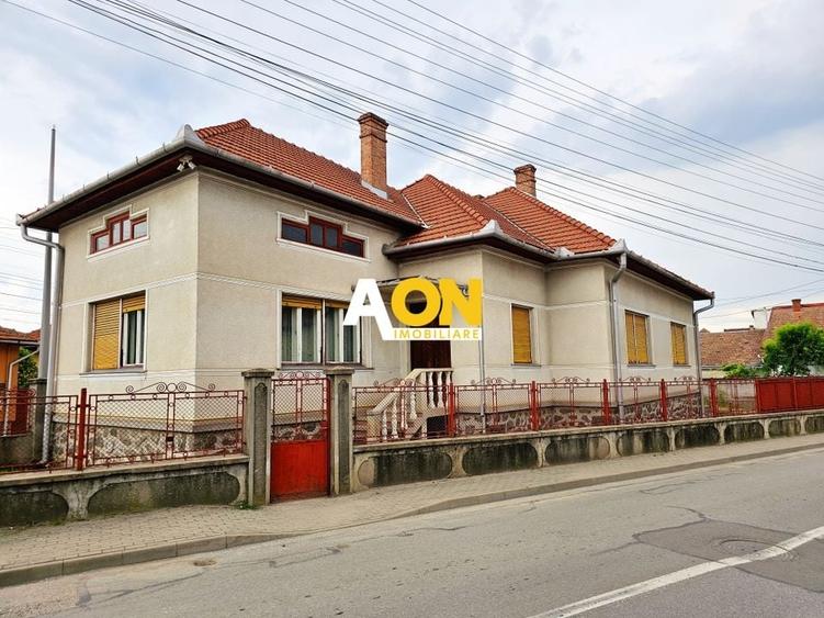 Casa 4 camere, 618 mp teren, zona Centru - 1