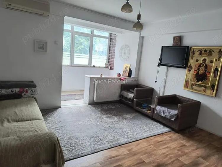 Apartament trei camere, Central Valcea (Calea Lui Traian), baie, bucatarie, doua balcoane, 68mp Apartament trei camere, Central Valcea (Calea Lui Traian), baie, bucatarie, doua balcoane, 68mp