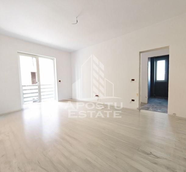 Apartament cu 3 camere decomandat în Giroc
