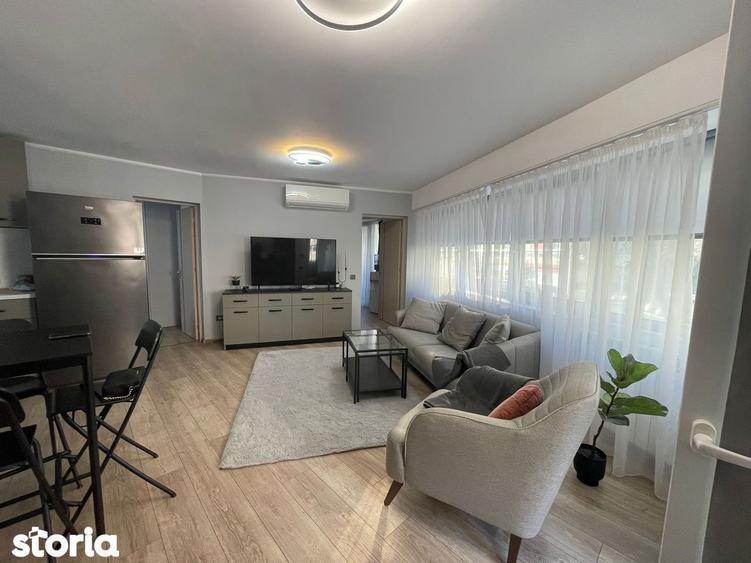 Apartament cu 3 camere decomandat, mobilat în Berceni