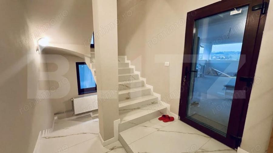 Casa Oncea, teren 1988mp, 4 dormitoare, mobilata ?i utilata, 3 garaje - 4