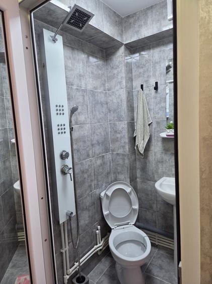 Inchiriere Garsoniera Pret: 1200 lei/luna + o luna avans. Se face contract declarat la ANAF. Pentru mai multe detalii si vizionare, sunati in privat. - 4