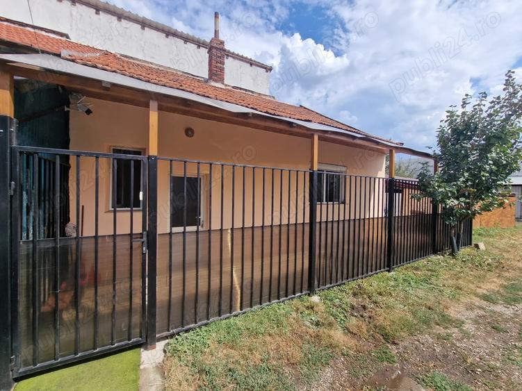 Vand apartament la casa cu 1 camera in curte comuna pe str. cuza voda - 3