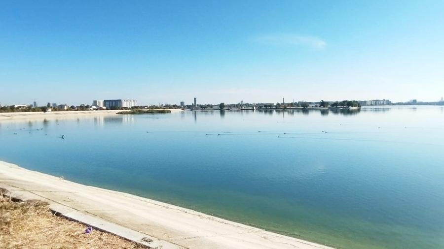 Lacul Morii , unic proprietar , intravilan , deschidere generoasa , utilitati . - 10