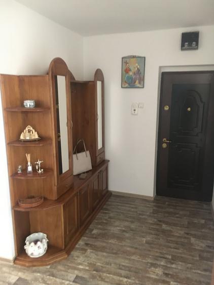 Inchiriez apart. 3 cam ultracentral,blocul fostul Union, cu terasa si vedere al intregului centru de la ceas. - 8