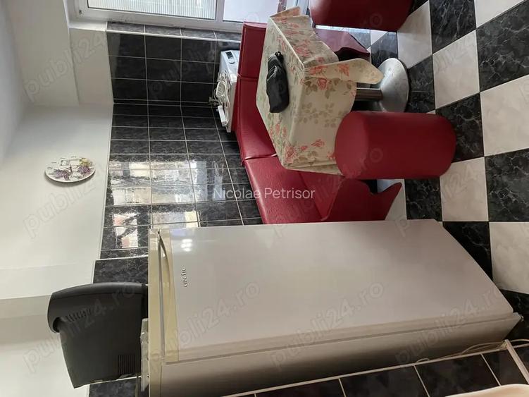 Ofer spre inchiriere garsoniera decomandata in Pitesti