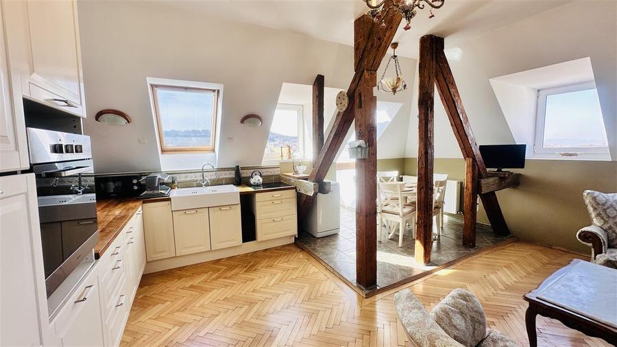 Apartament în casa 5camere - scara interioara - Magazin Star - 3