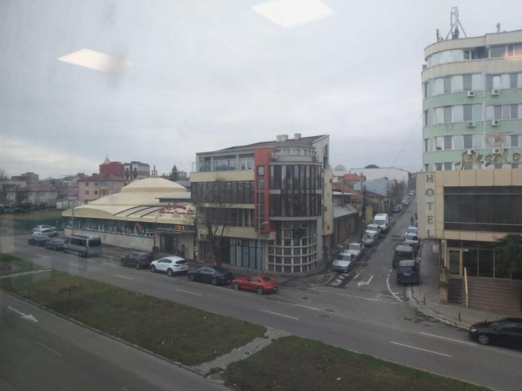 Bulevardul Mamaia – Universitatea Ovidius- de inchiriat cladire birouri clasa A - 4