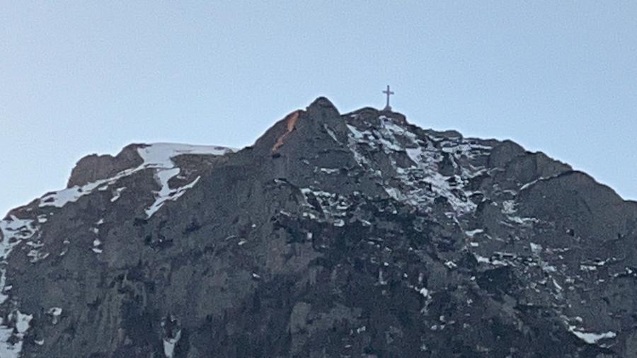 Vand in Zamora apartament unicat cu 3 camere - 1