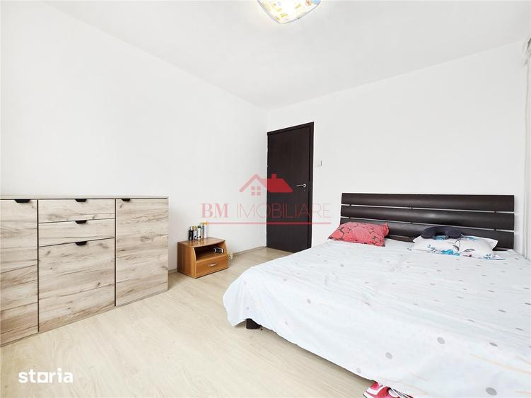 Apartament cu 3 camere, mobilat în Rahova