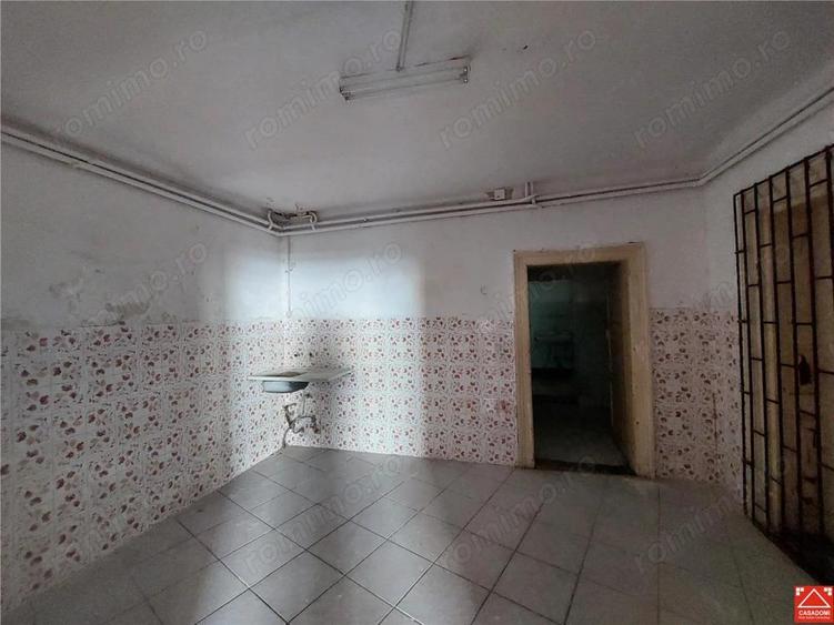 Casa cu spatiu comercial, zona Intim - 12