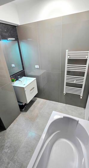 Proprietar PRIMA INCHIRIERE - apartament 2 camere decomandat, NOU, mobilat, utilat IMPECABIL, etaj 1, Cug - 6