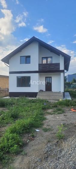 Casa noua de vanzare.