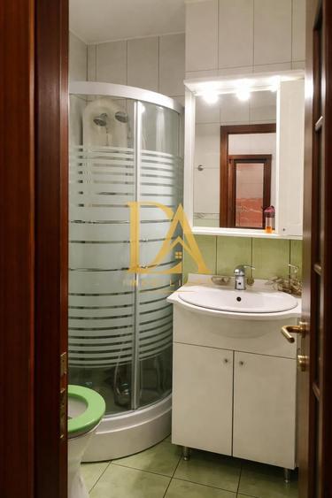 Apartament cu 4 camere decomandat în Băneasa