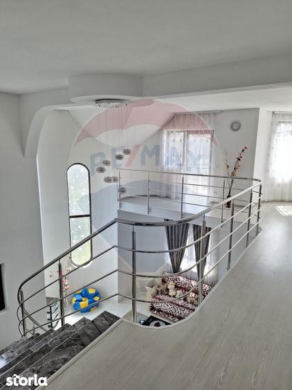 Casa / Vila cu 5 camere de vanzare - 16