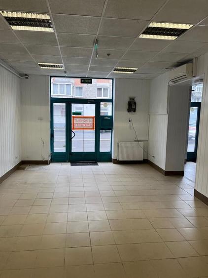 Spațiu comercial, de 80 mp, în Central
