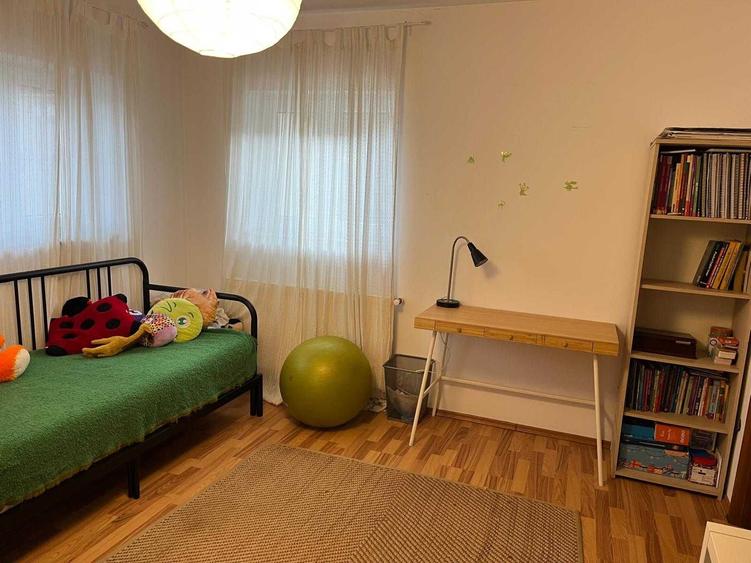 Casă cu 3 camere nedecomandat cu Teren 265 Mp în Giurgiului