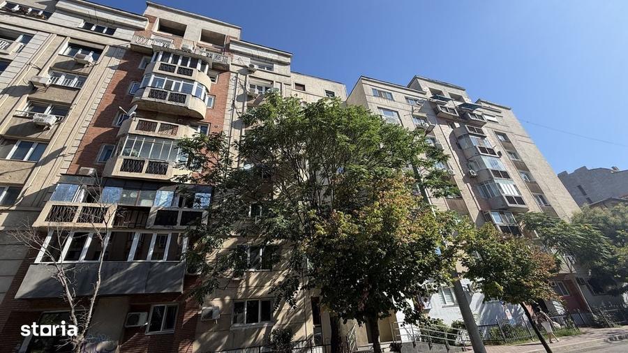 Apartament cu 4 camere în Calea Călărașilor