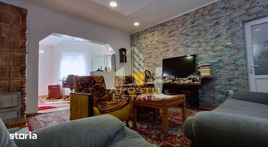 Casă cu 5 camere cu Teren 1439 Mp în Ineu