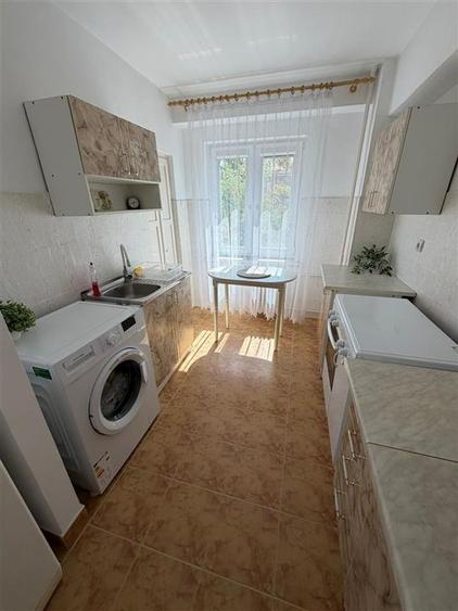 Apartament cu 3 camere decomandat în Dacia