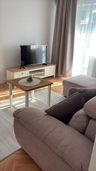 Apartament cu 3 camere semidecomandat în Rupturile