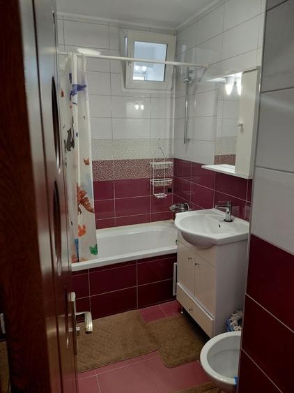 Apartament cu 2 camere decomandat în Lazaret