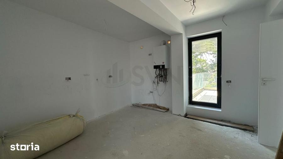 Apartament cu 5 camere decomandat în Centrul Civic